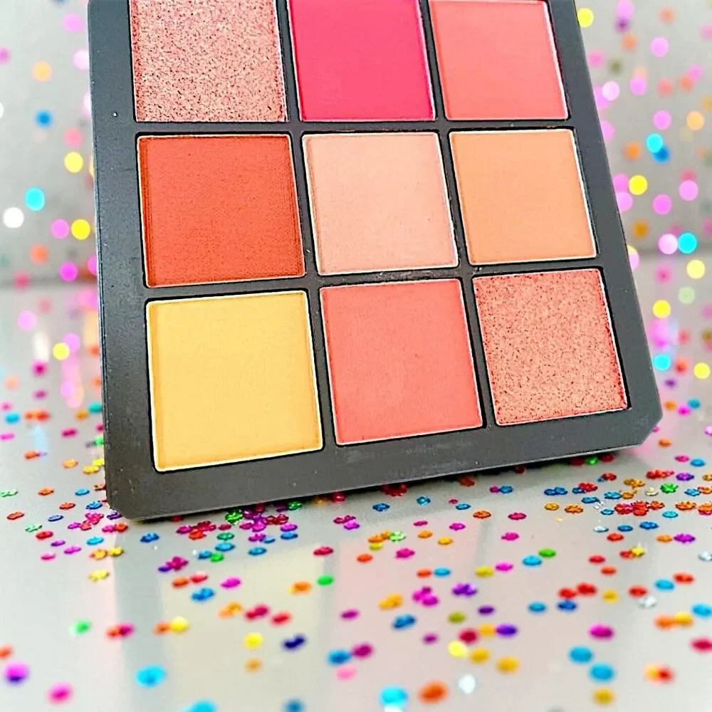 HUDA BEAUTY Coral Obsessions 9-Shade Eyeshadow Palette  9 x 0.04 oz New In Box